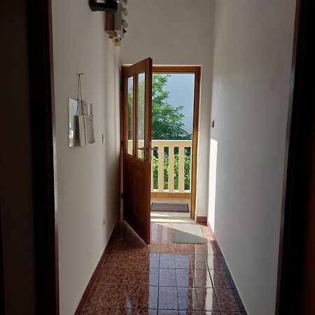 Studio-App Iva, Balcony With Sea View - 50 M From Beach Pag Town Exterior photo