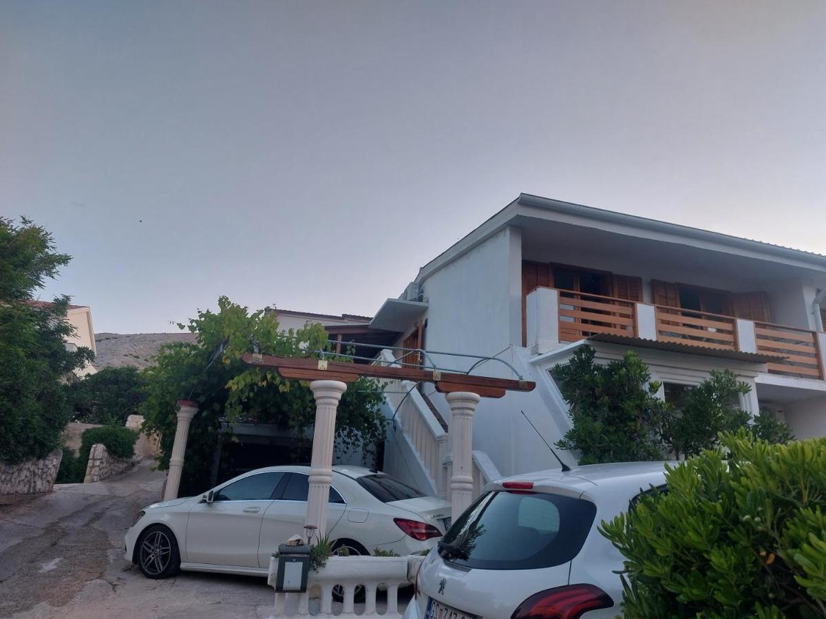 Studio-App Iva, Balcony With Sea View - 50 M From Beach Pag Town Exterior photo