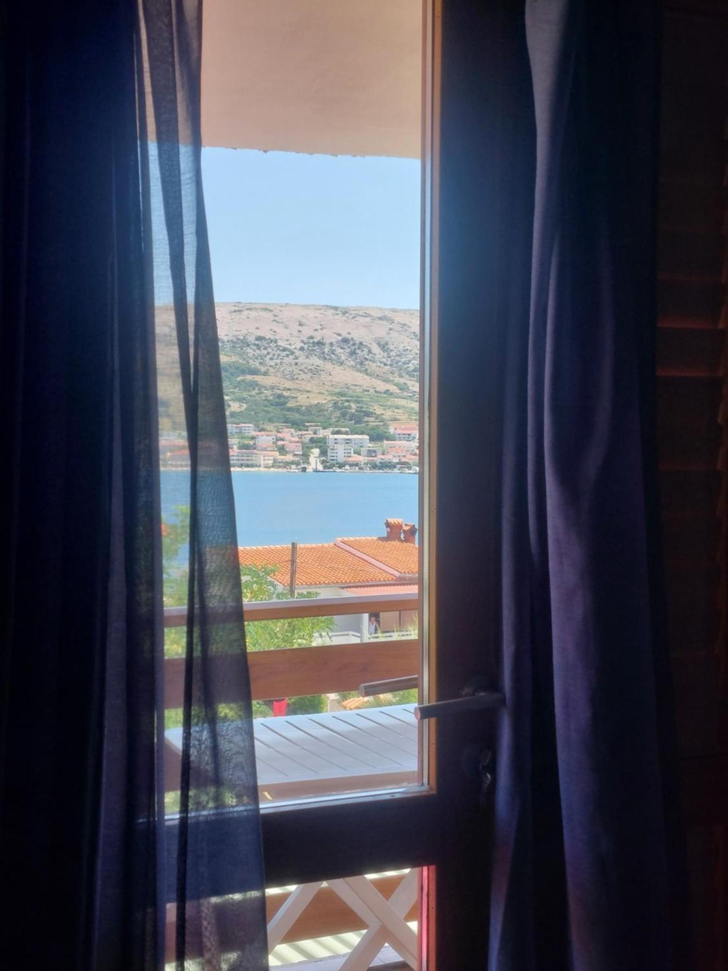 Studio-App Iva, Balcony With Sea View - 50 M From Beach Pag Town Exterior photo